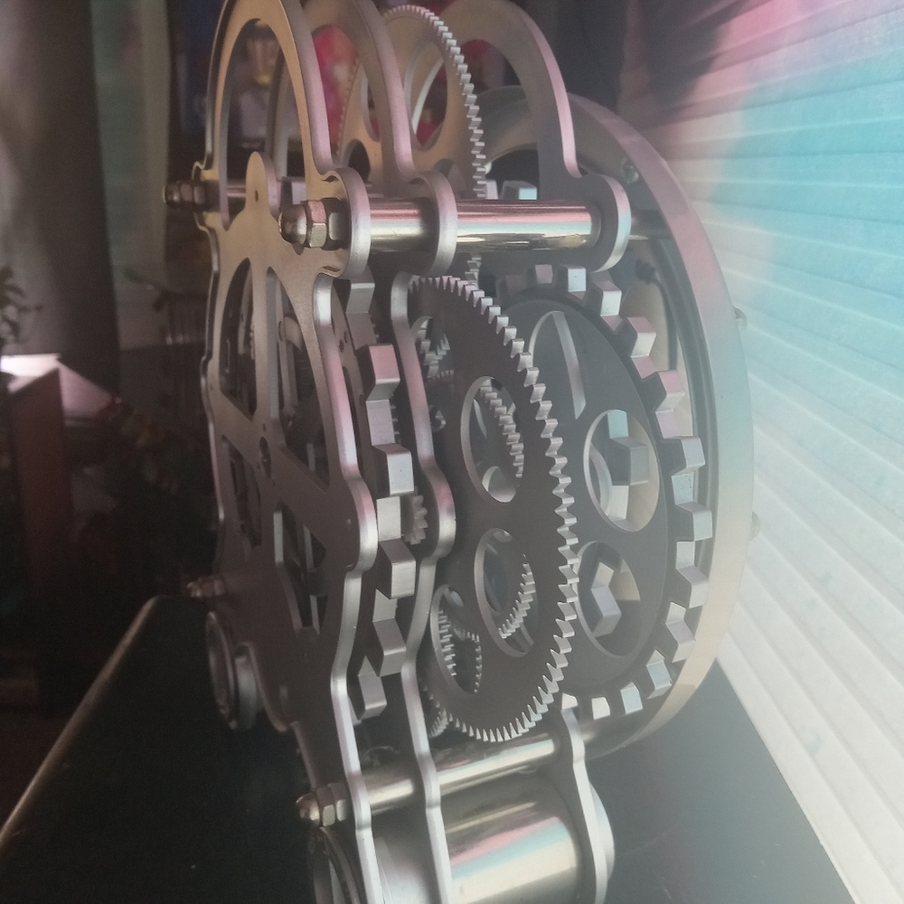 European gear clock - Picture 2 of 2